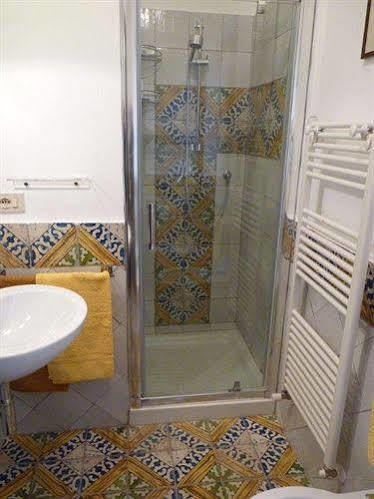 Il Glicine sul Golfo Bed & Breakfast Mondello Exterior foto
